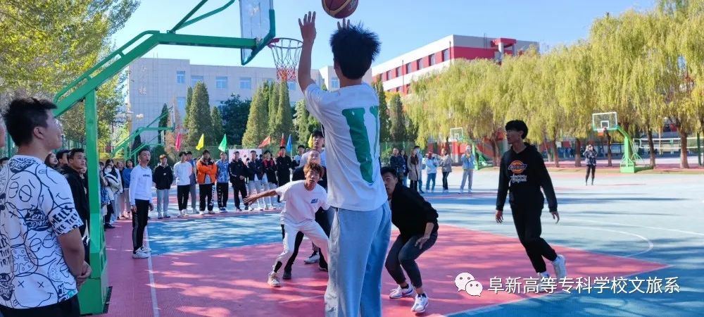 1642871038118926.jpg 校园篮球赛 (2).jpg