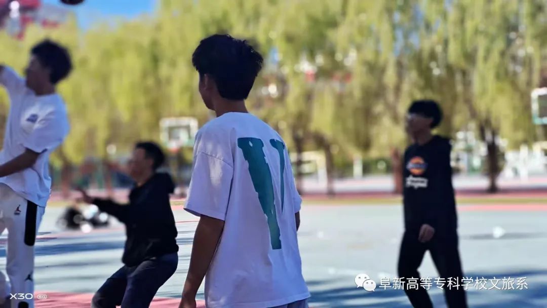 1642871126771516.jpg 校园篮球赛 (6).jpg